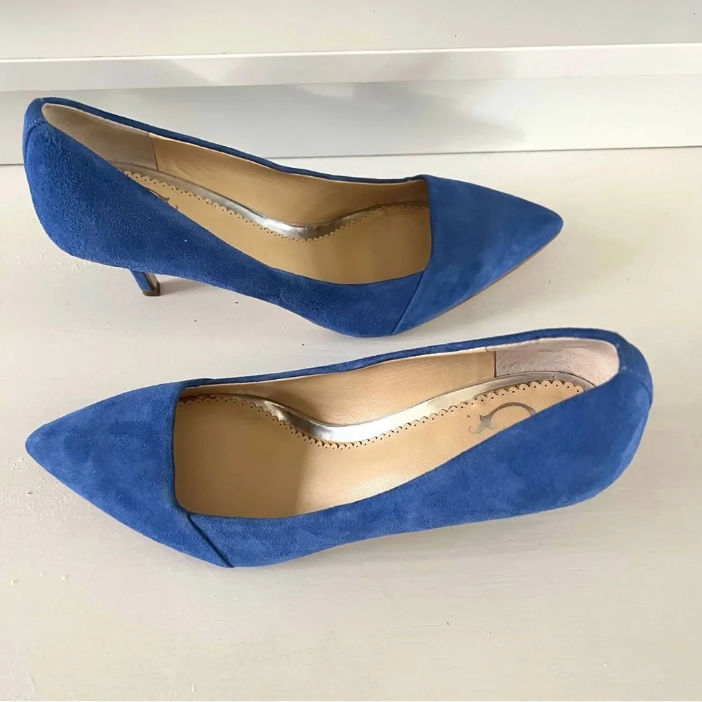 C. Wonder Blue Azure / Cerulean Blue Suede Leather Heels Size 7